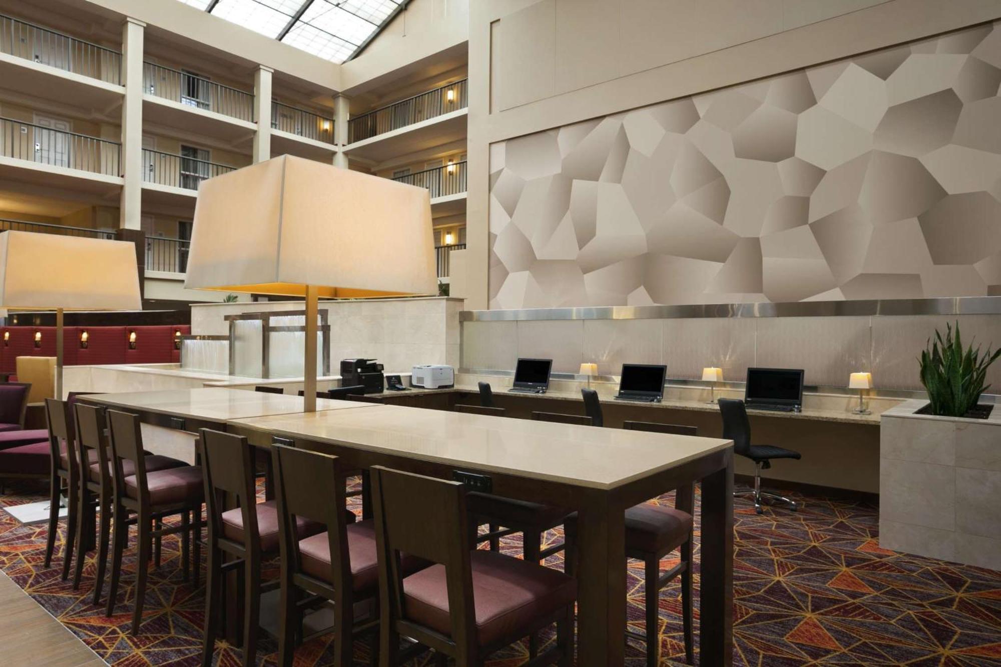 Embassy Suites Cleveland - Beachwood Exterior foto