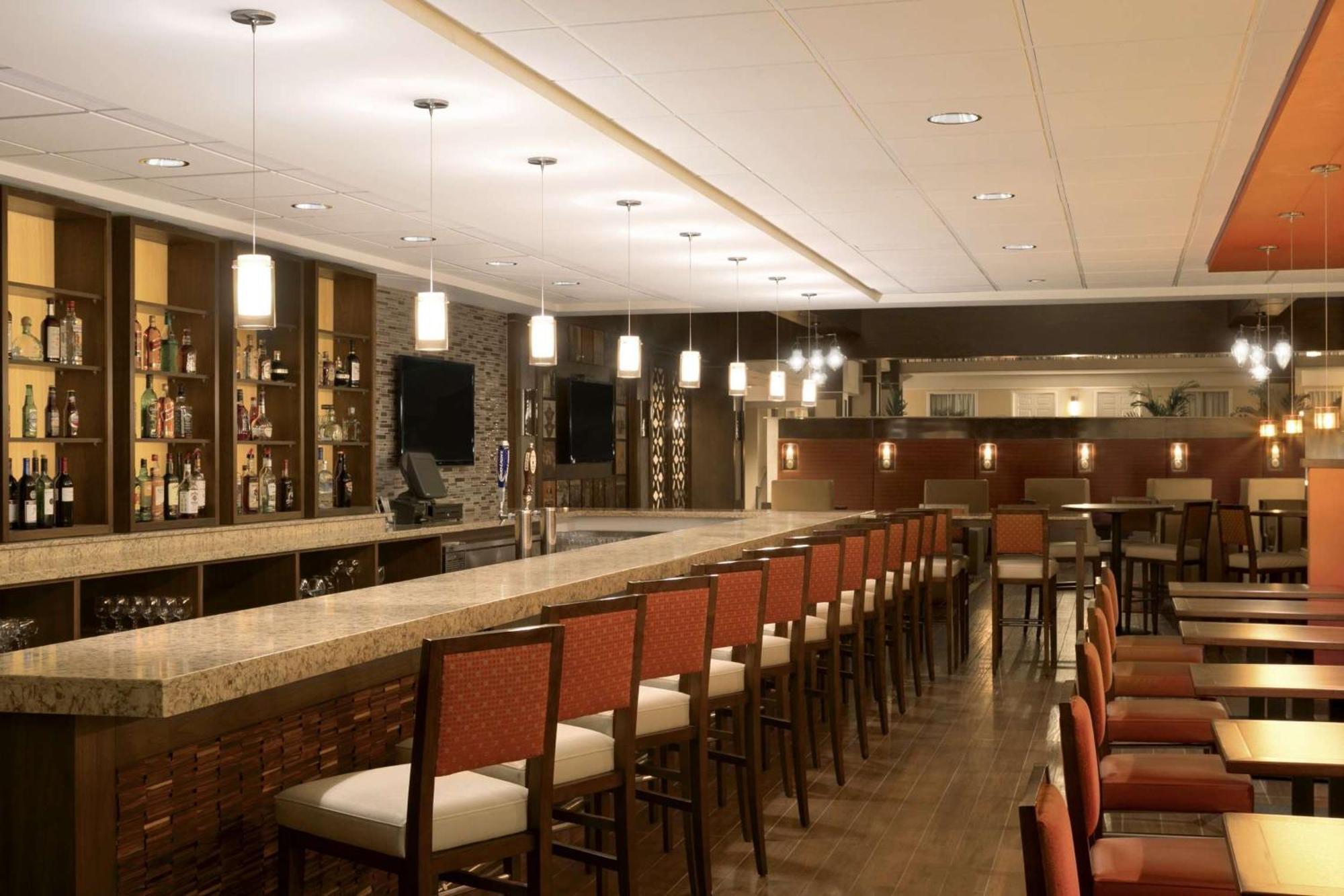 Embassy Suites Cleveland - Beachwood Exterior foto